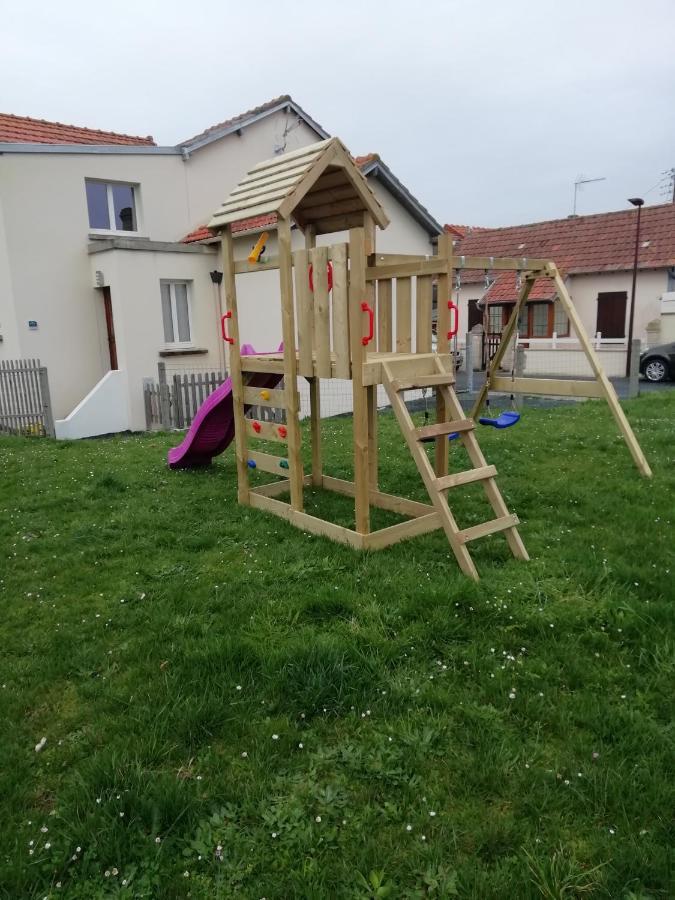 Jolie Maison A 200 M Des Plages Du Debarquement Saint-Aubin-Sur-Mer  Buitenkant foto